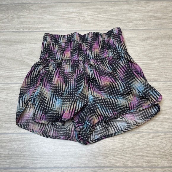 FREE PEOPLE The Way Home Printed Shell High Waisted Lines Running Shorts Size M - Picture 3 of 12